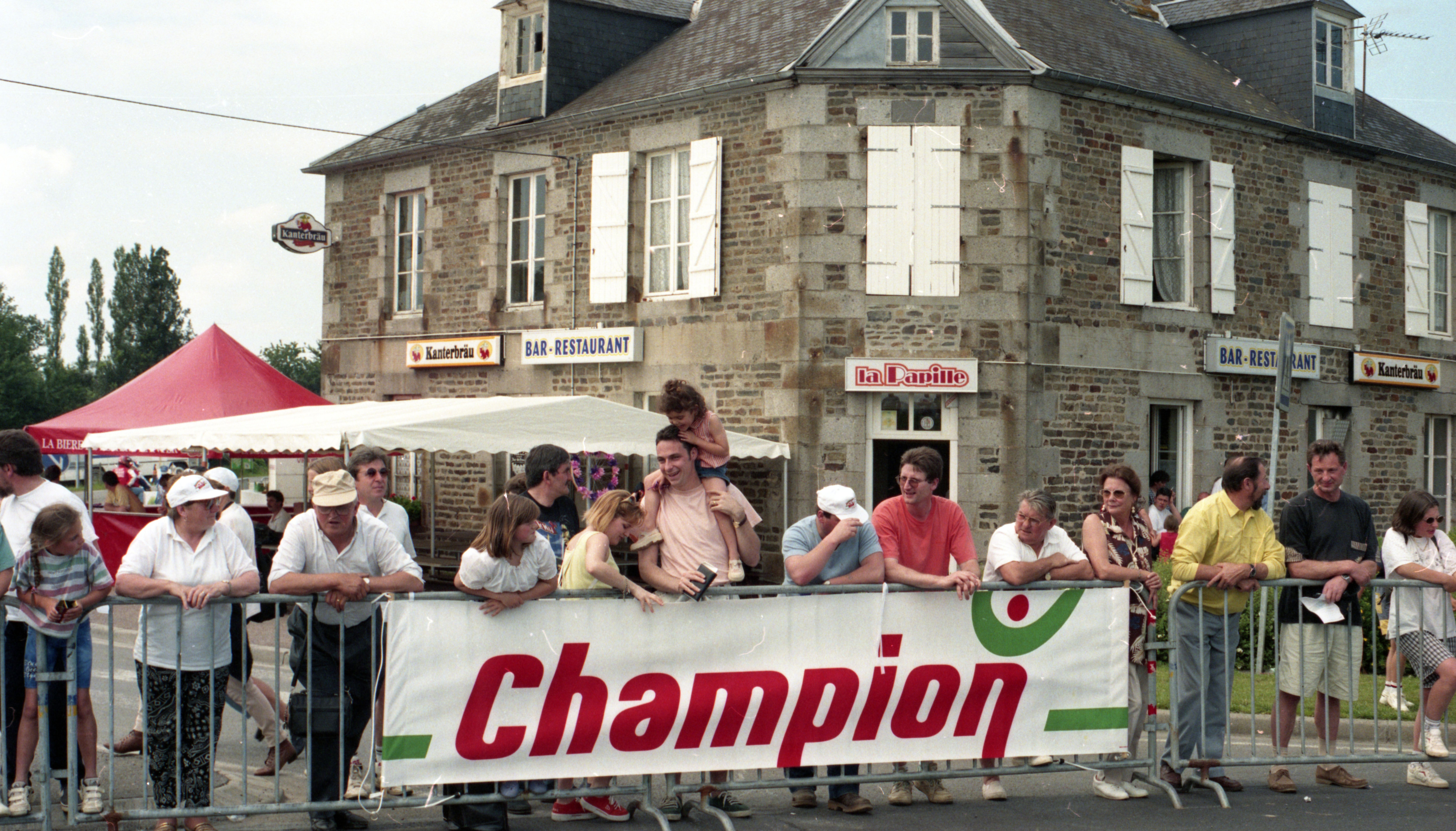 En attendant le Tour de France 2025 à Vire : retour en images sur le Tour en 1997.